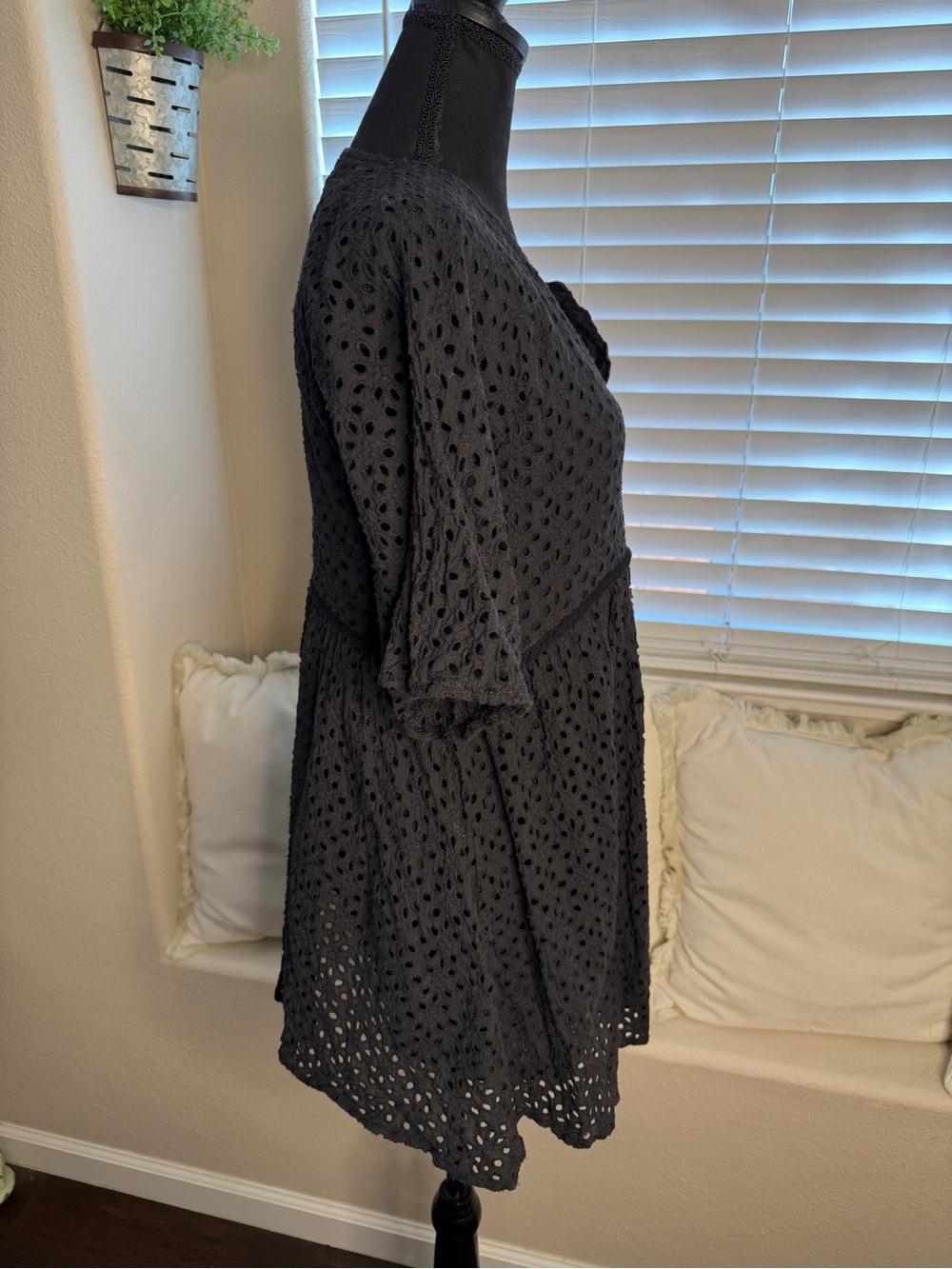 Elan Black Eyelet Mini Dress Boho Flutter Sleeve Split Neck - Picture 5 of 7